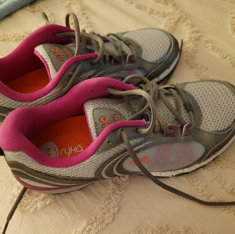 Sneakers - Picture 3 of 3
